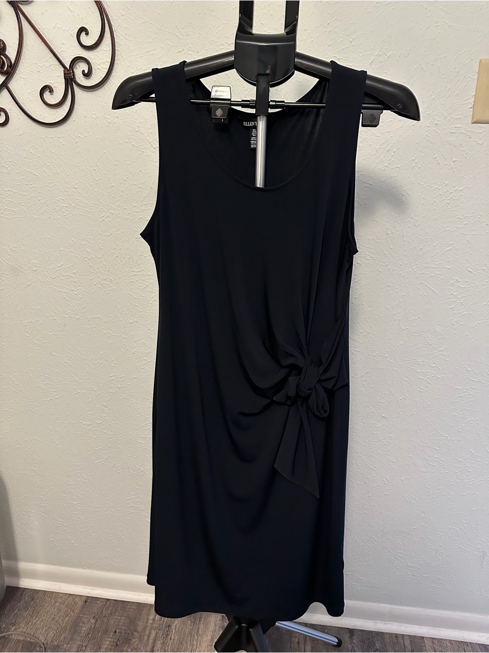 Ellen Tracy Black Sleeveless Knot-Detail Shift Dress